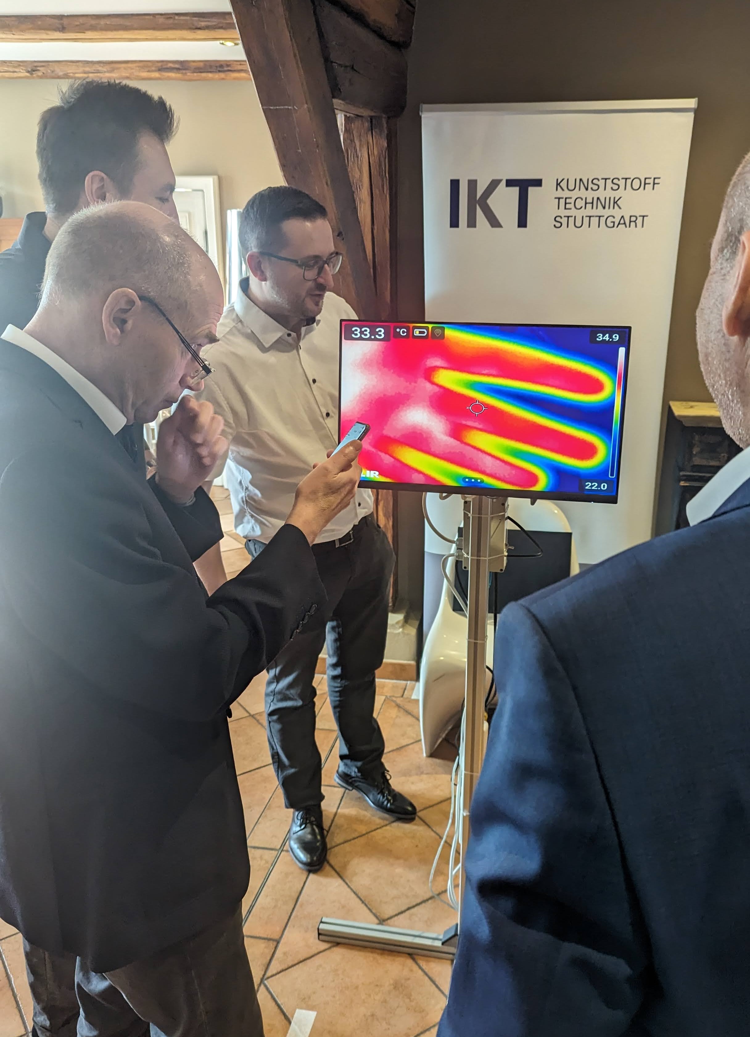 Thermografische Untersuchungen von Designermöbeln aus Kunststoff: IKT der Uni Stuttgart